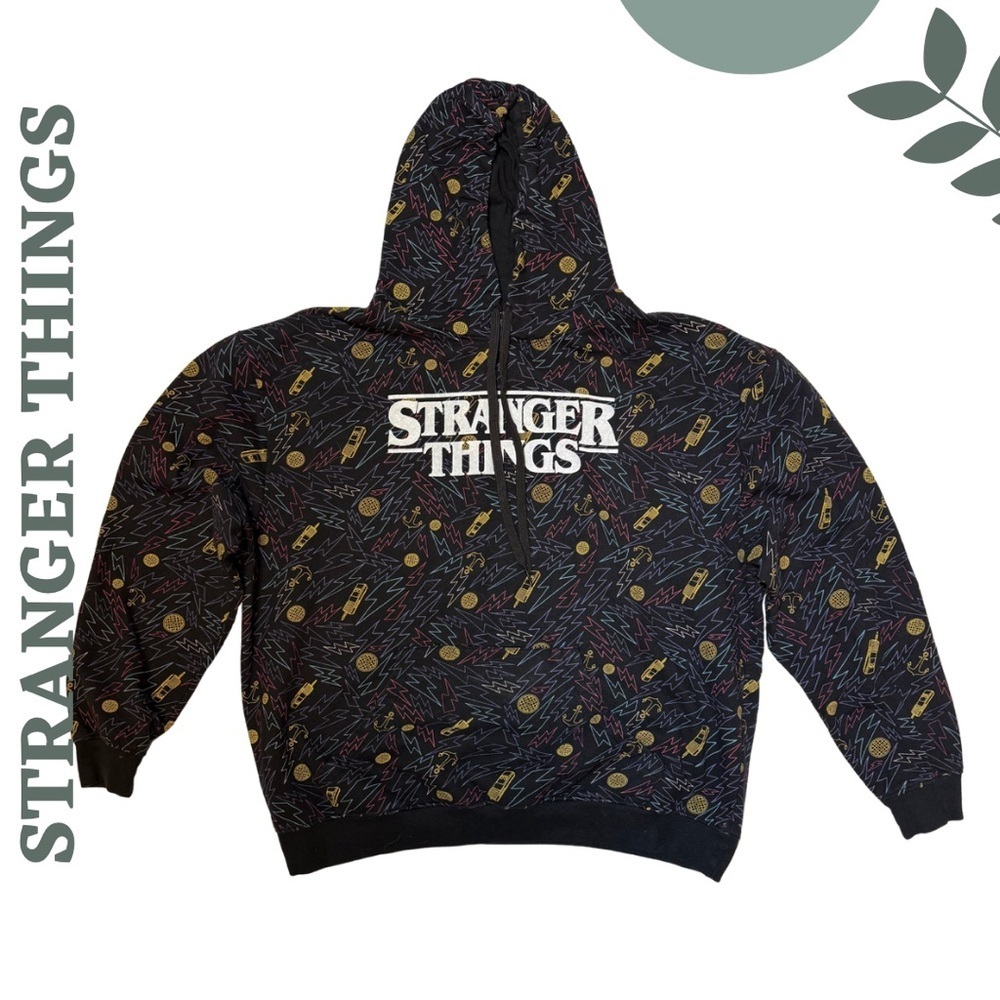 Stranger Things Netflix Hoodie Pullover Women’s 1X Black Multi